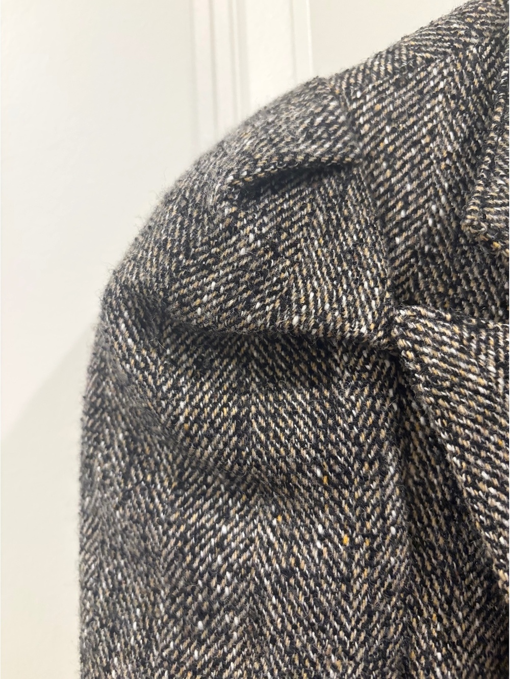 Smythe Blazer - altered size 6 - cropped it so original - Picture 5 of 5